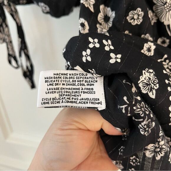 Walter Baker Mindy Floral Peplum Top in Evening Lily, Floral Size Large, NWT - Picture 9 of 11